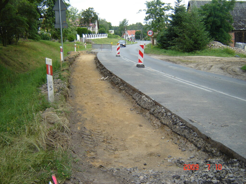 Zdjęcie: Przebudowa drogi wojewódzkiej nr 305 w m. Lgiń