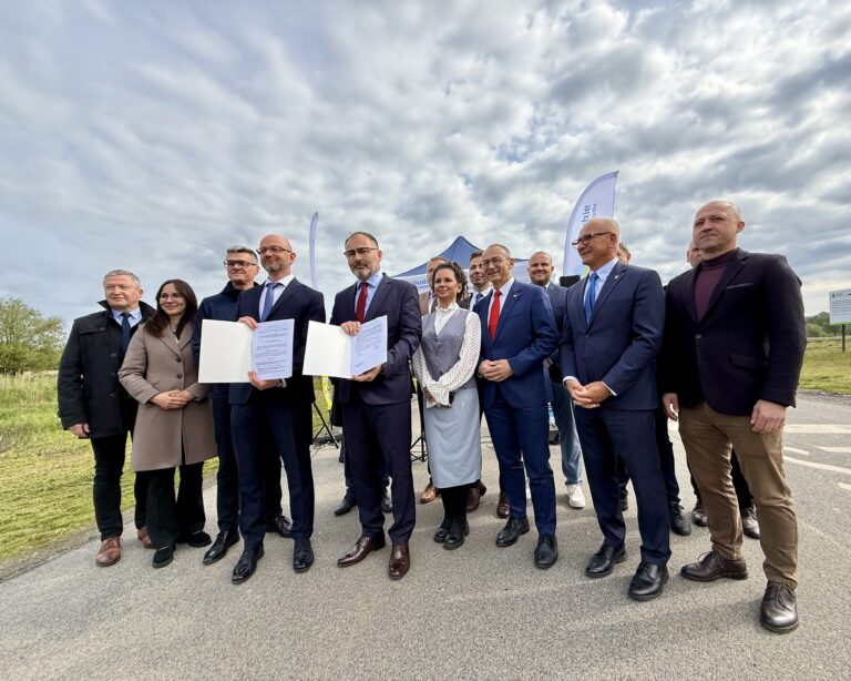 Podpisaliśmy umowę na Opracowanie dokumentacji projektowej budowy mostu przez rzekę Odrę wraz z budową nowego przebiegu drogi wojewódzkiej nr 138 w m. Połęcko.